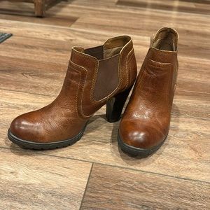 B.ø.c Cognac leather booties